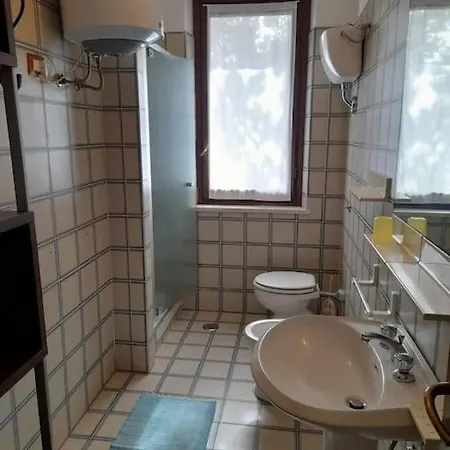 A Pochi Passi Dal Centro E Parcheggio Gratuito Apartment *